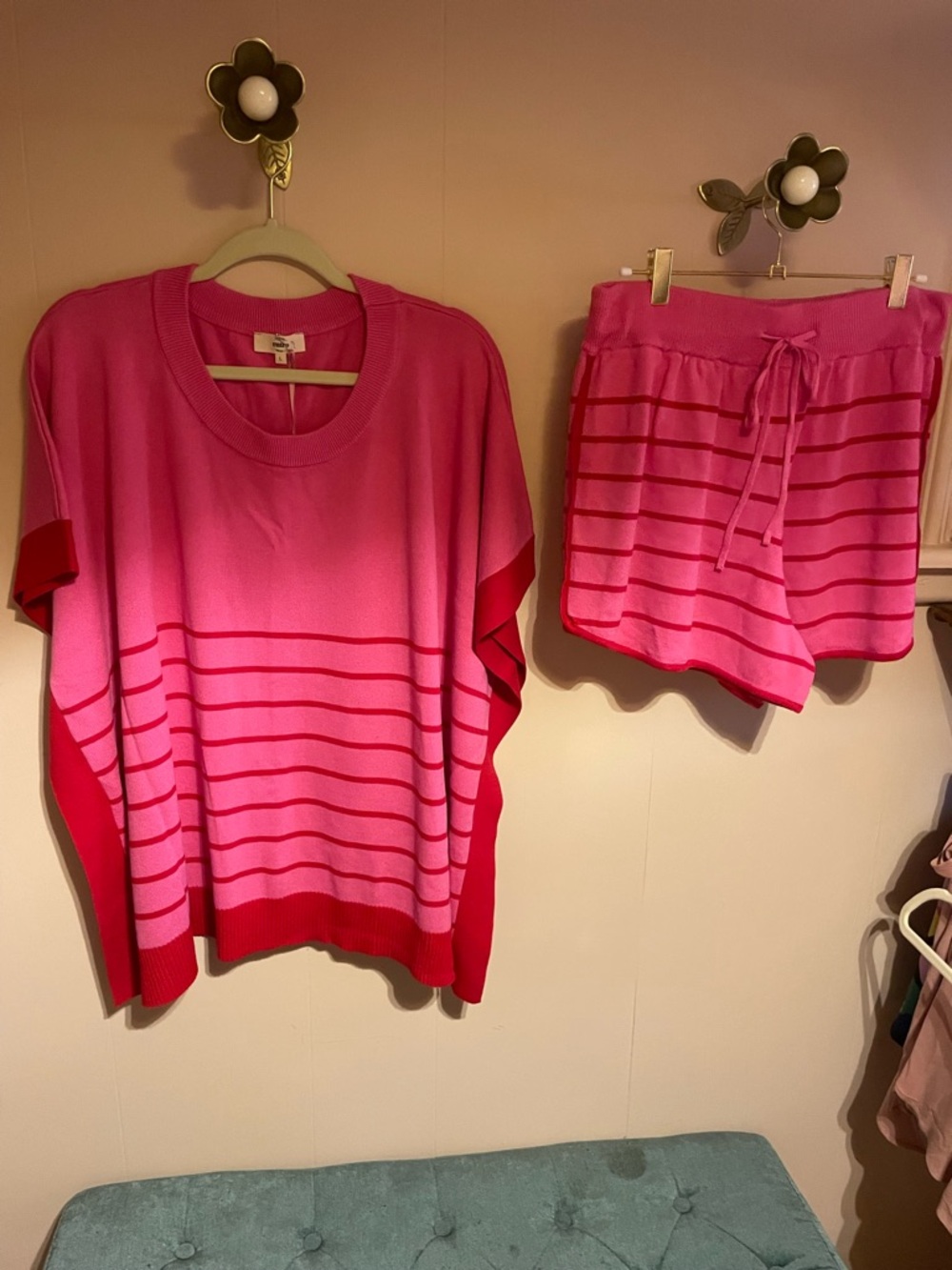 entro Hot Pink and Red Stripe Set